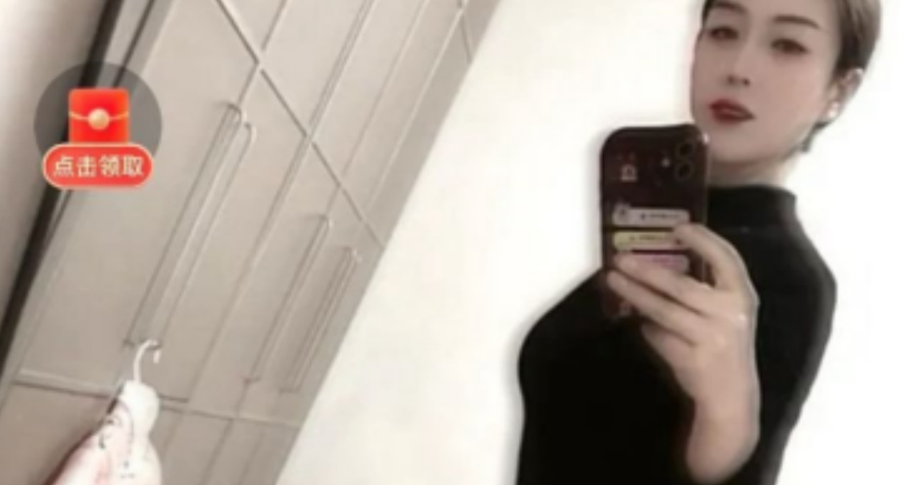 快手丝丝 本名徐小 私会榜一大哥酒店玩后入被偷拍 嫌弃大哥鸡吧小 榜一怒揭不雅视频