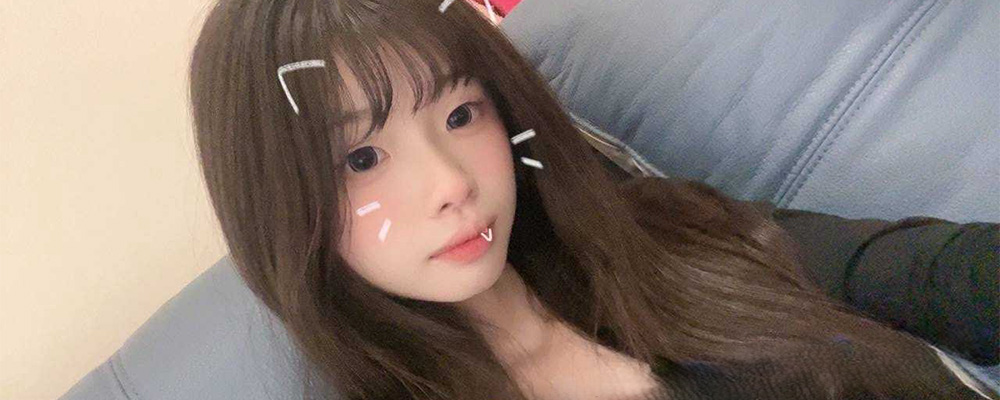 在清纯的外表也掩盖不了淫荡的内心 柳州医学高等专科学校冯梓嘉被男友网调抠逼视频