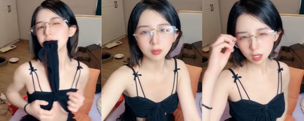 母狗的花样总是那么出人意料  湖南长沙极品才艺骚女陈书怡老师黄播自慰抠逼喷水放尿淫汁飞溅